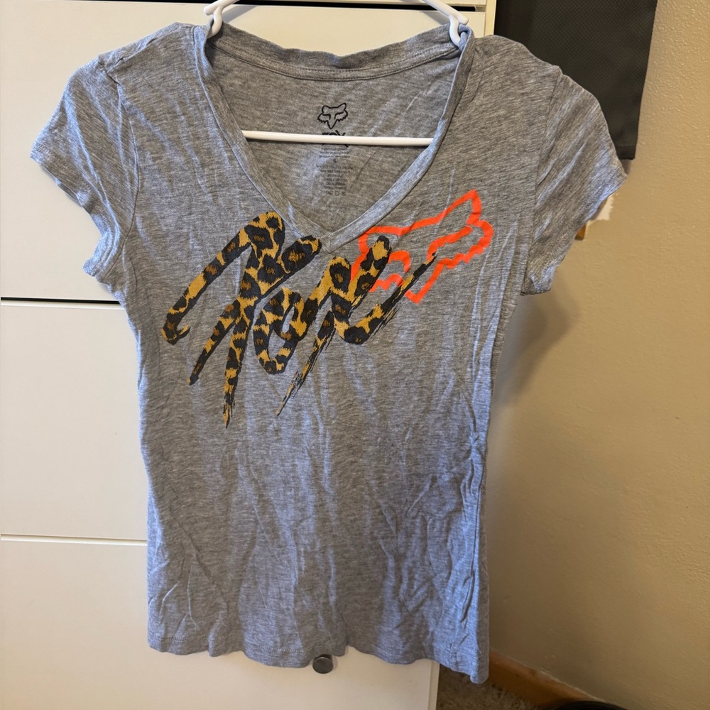 Fox Grey Logo Tee with Black Fox Emblem